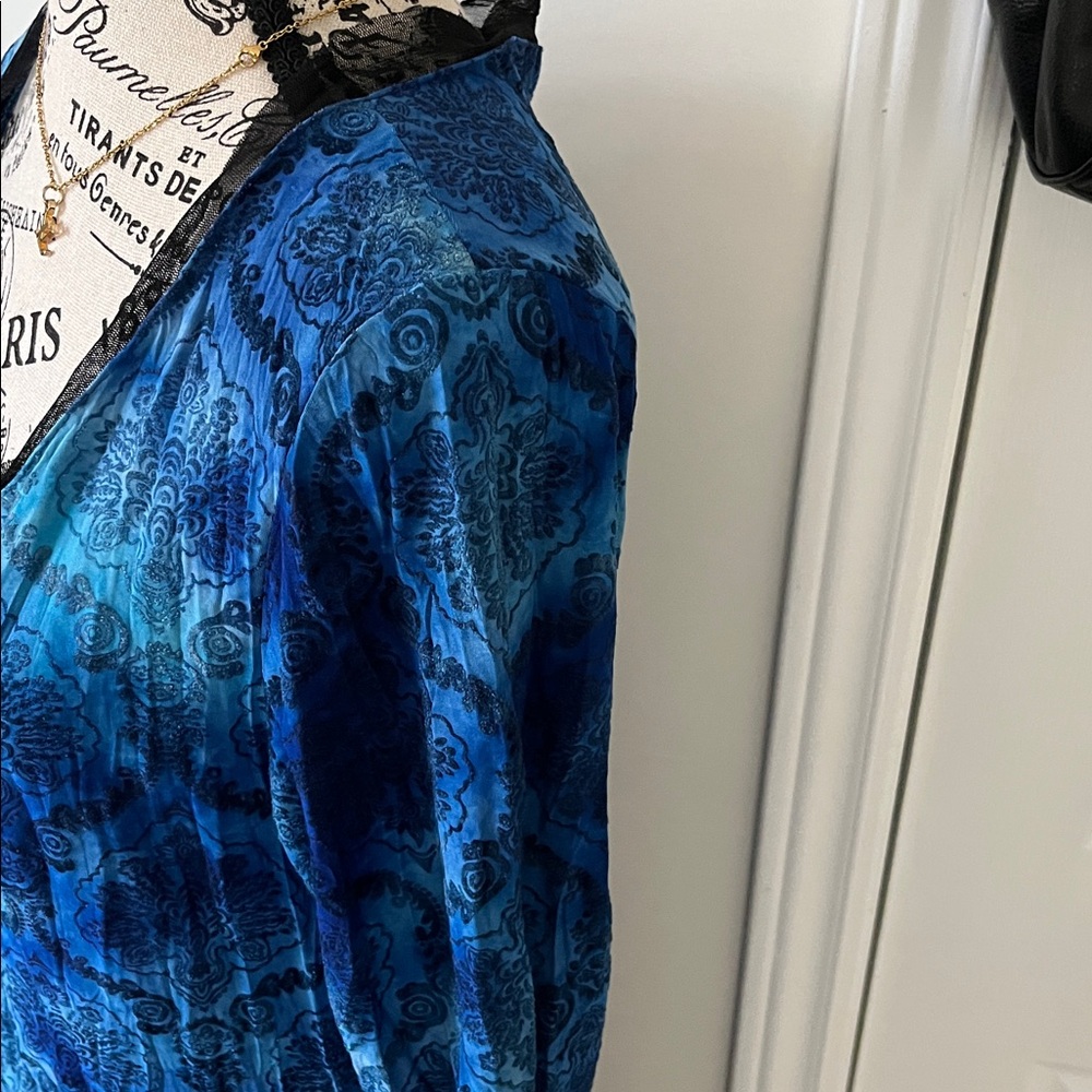 Elegant Blue Long Sleeve Dress - Picture 11 of 16
